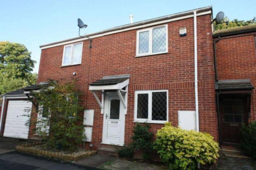 Holiday home Cosy With Parking Close To Centre Exeter